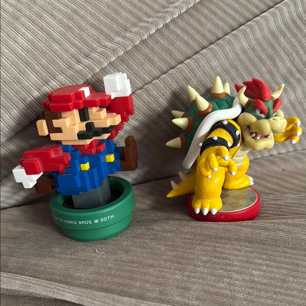 Nintendo Mario and Bowser NVL-001